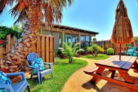 Spanish Village Cottage W Private Cabana Port Aransas Bagian luar foto